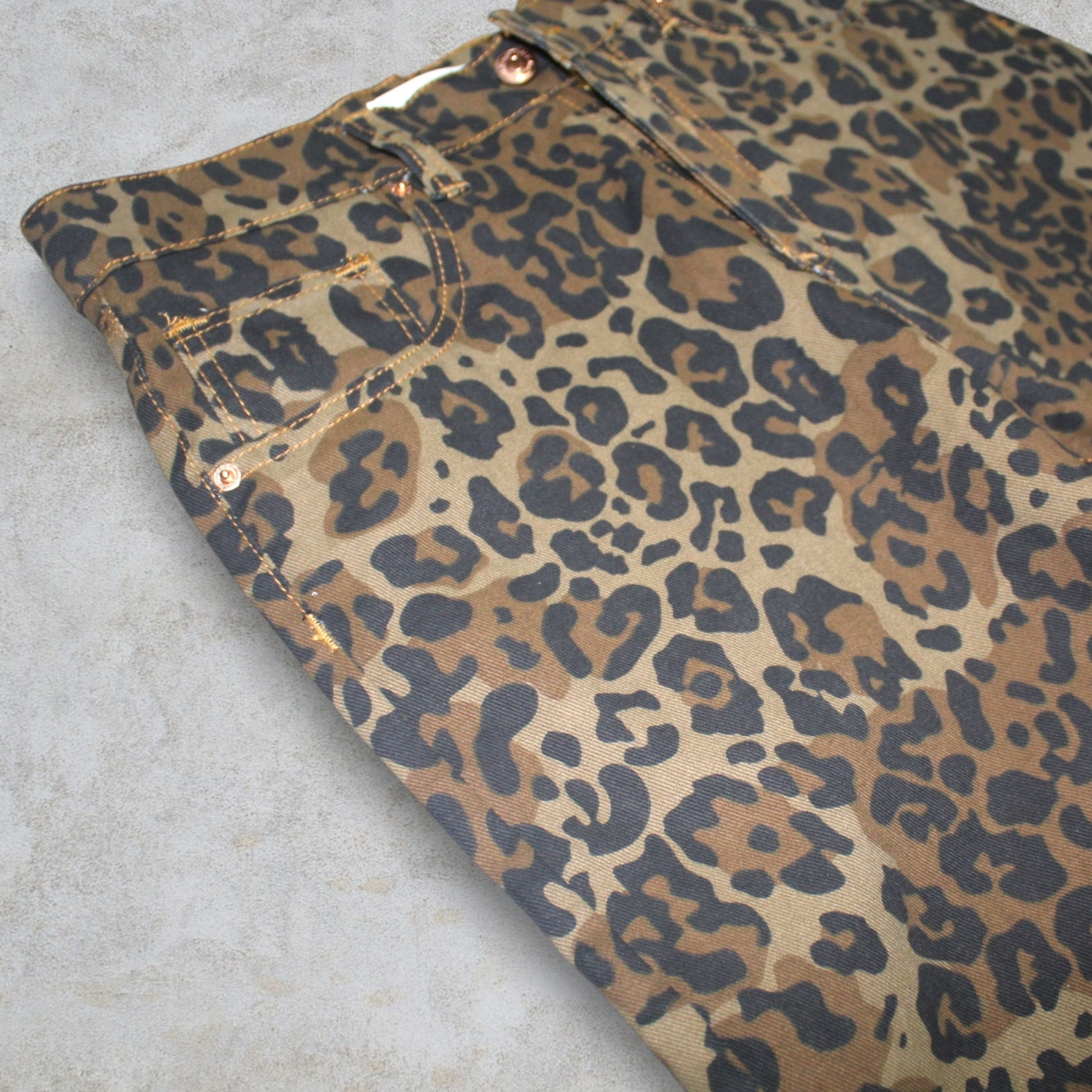 JEAN OVERSIZE ANIMAL PRINT