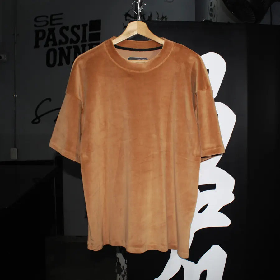 CAMISETA SPNR OVERSIZE TERCIPELO LATTE