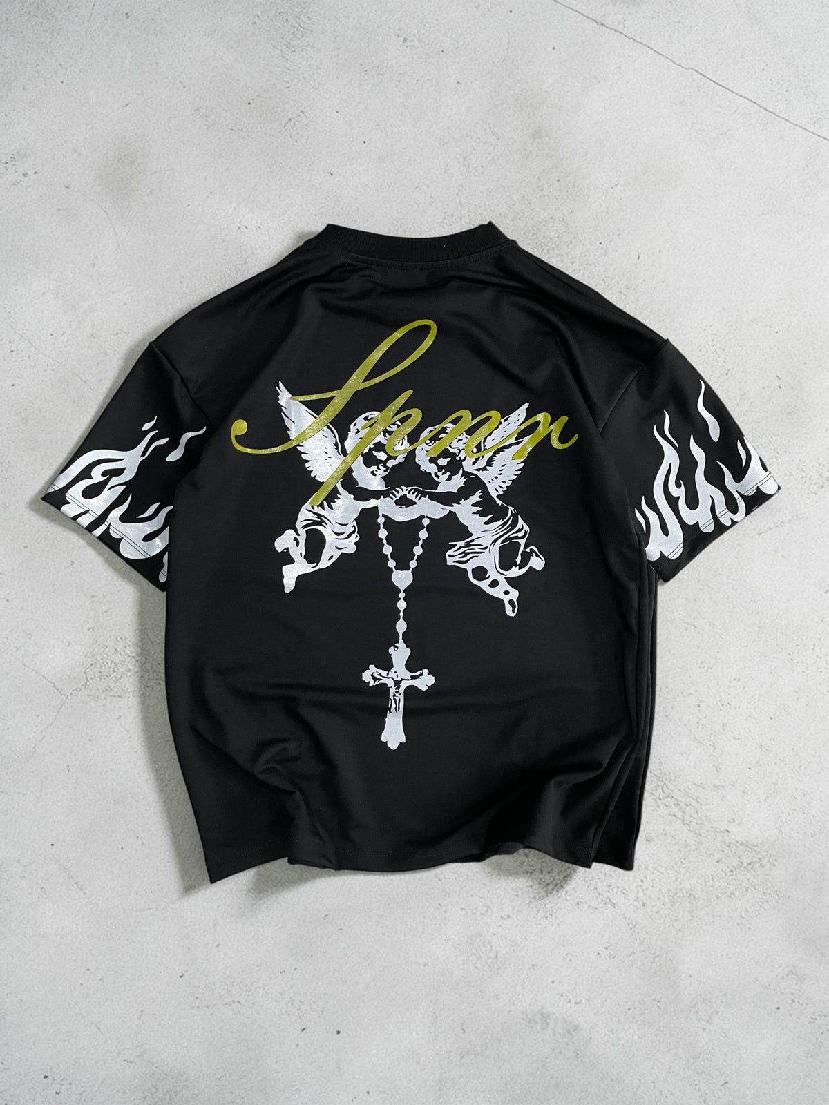CAMISETA OVERSIZE SPNR NEGRA CUPIDO ROSARIO