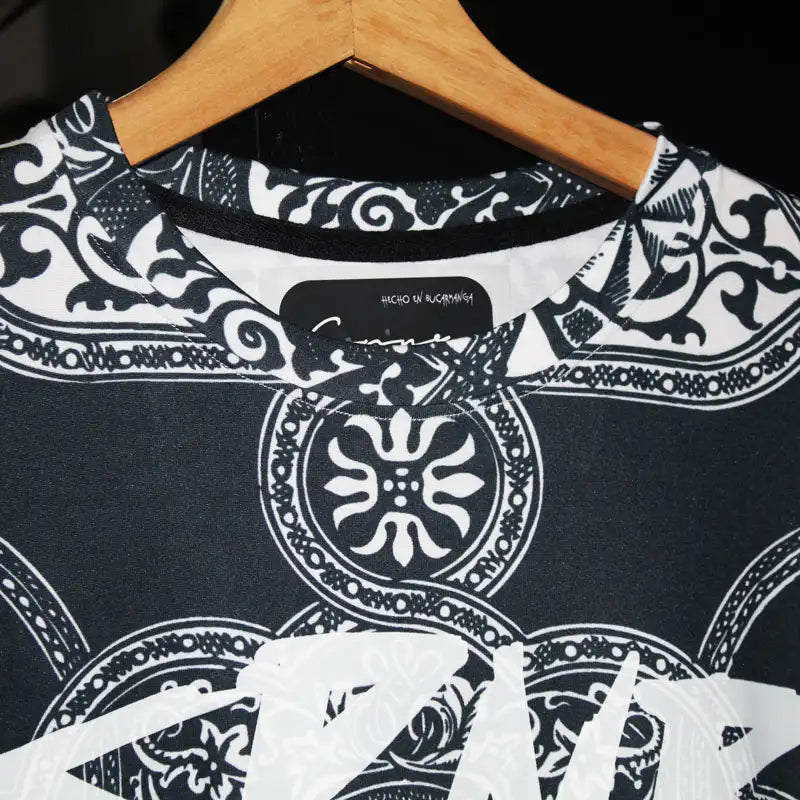 CAMISETA OVERSIZE SPNR TRIBAL LOGO